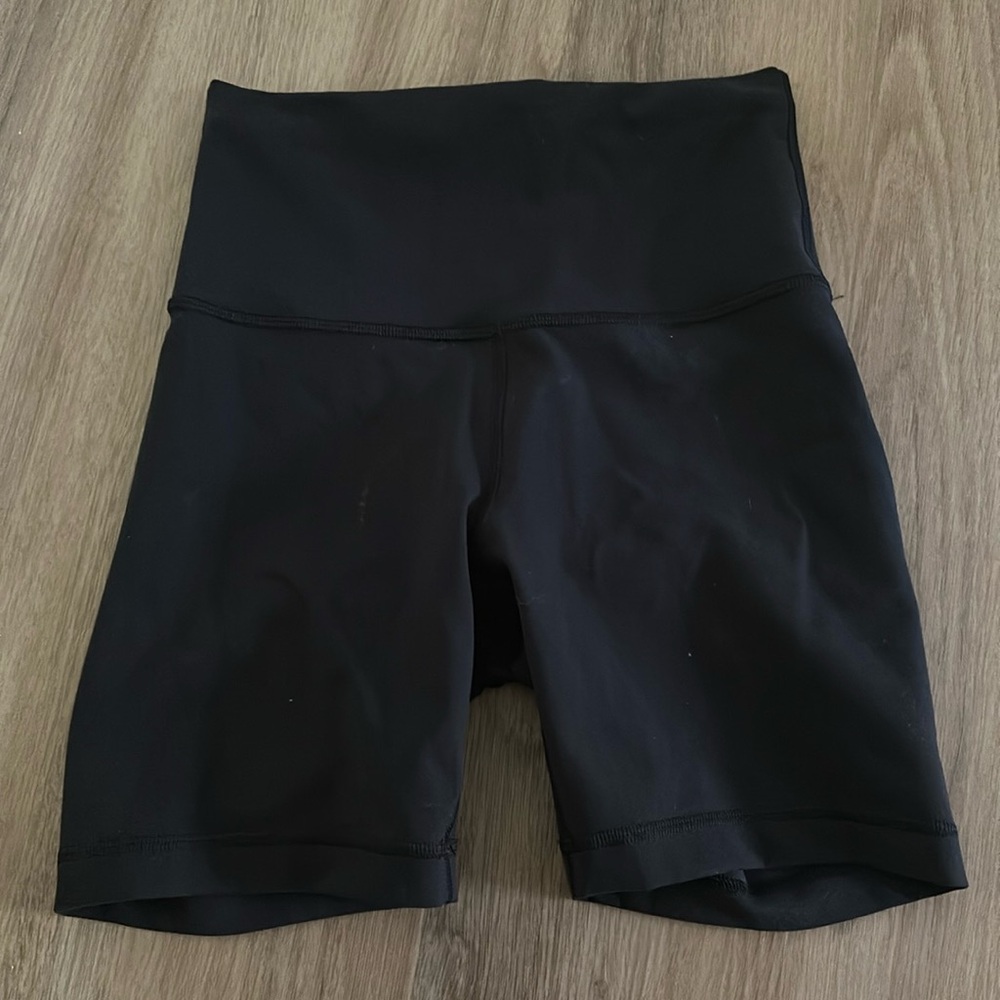 LuluLemon Wunder Train Short 6in